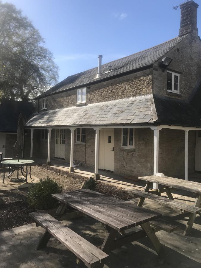 Merrymouth Fifield Exterior photo