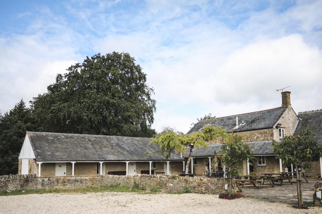Merrymouth Fifield Exterior photo